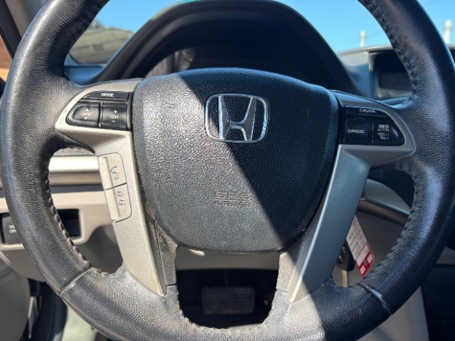 Honda Accord Sedan Vehicle Full-screen Gallery Image 12