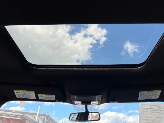 Ford Explorer Vehicle Full-screen Gallery Image 10