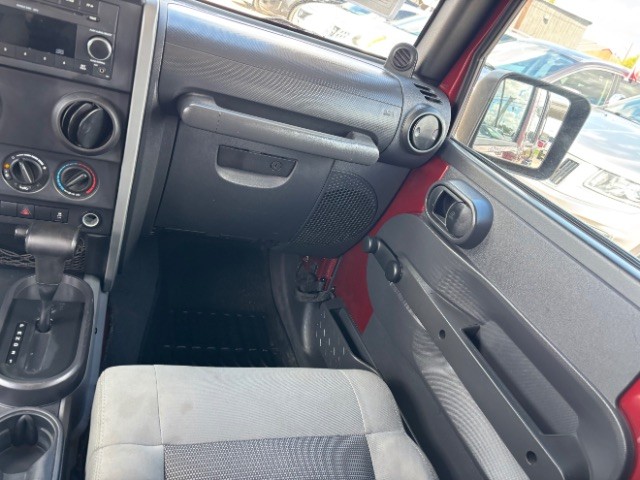 Jeep Wrangler Unlimited Vehicle Full-screen Gallery Image 09