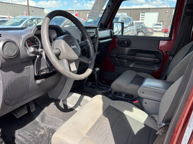 Jeep Wrangler Unlimited Vehicle Full-screen Gallery Image 10
