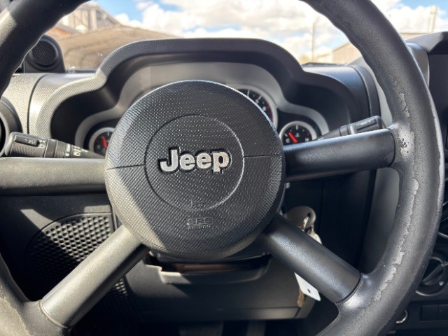 Jeep Wrangler Unlimited Vehicle Full-screen Gallery Image 11