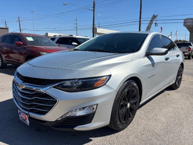 Chevrolet Malibu Vehicle Full-screen Gallery Image 02