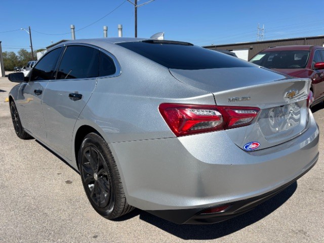 Chevrolet Malibu Vehicle Full-screen Gallery Image 04