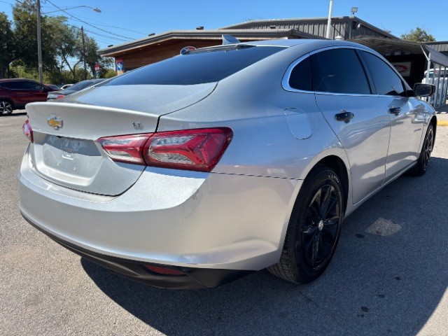 Chevrolet Malibu Vehicle Full-screen Gallery Image 05