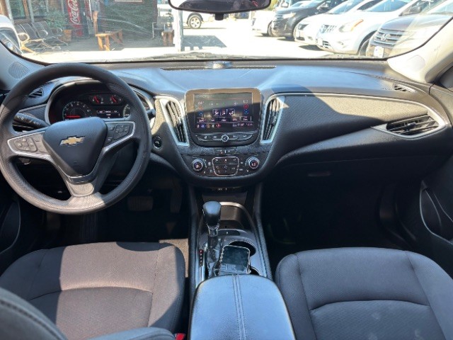 Chevrolet Malibu Vehicle Full-screen Gallery Image 07