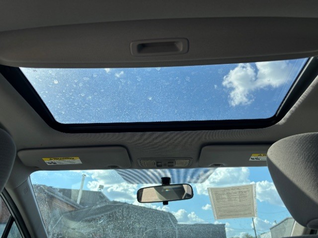 Honda Civic Sedan Vehicle Full-screen Gallery Image 09