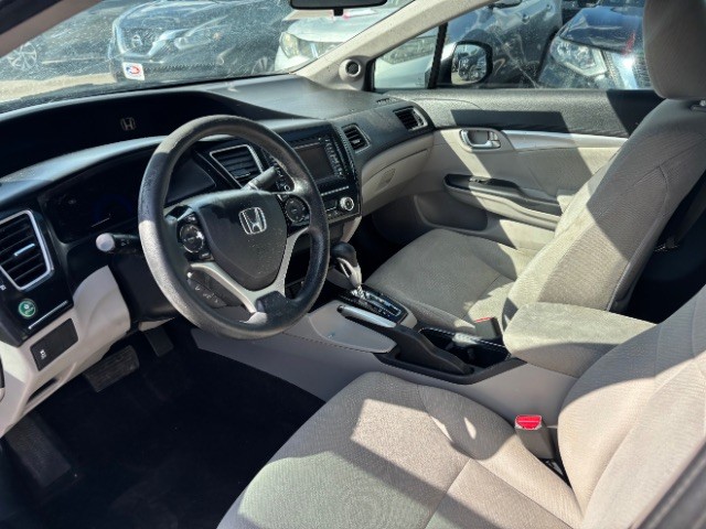 Honda Civic Sedan Vehicle Full-screen Gallery Image 11