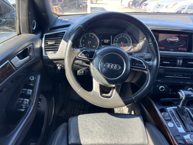 Audi Q5 Vehicle Full-screen Gallery Image 08