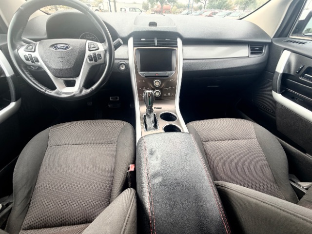 Ford Edge Vehicle Full-screen Gallery Image 06