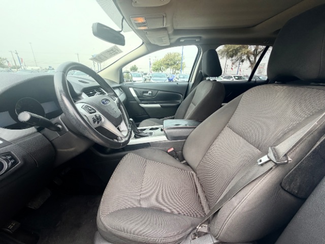 Ford Edge Vehicle Full-screen Gallery Image 07