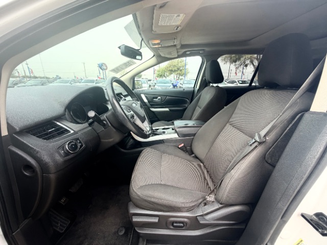 Ford Edge Vehicle Full-screen Gallery Image 08