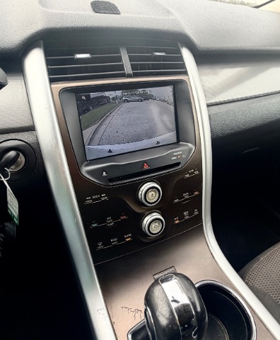 Ford Edge Vehicle Full-screen Gallery Image 12