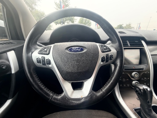 Ford Edge Vehicle Full-screen Gallery Image 13