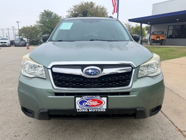 Subaru Forester Vehicle Full-screen Gallery Image 02