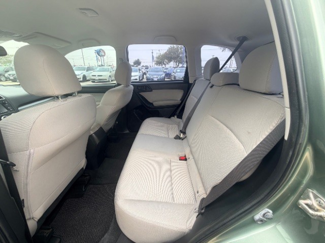 Subaru Forester Vehicle Full-screen Gallery Image 11