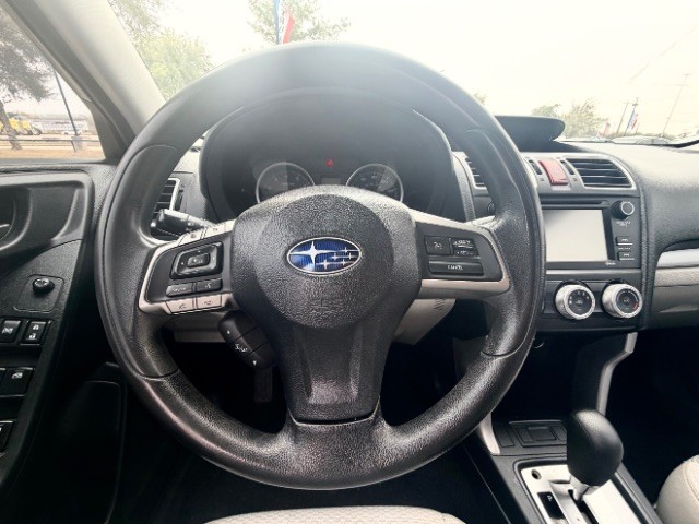 Subaru Forester Vehicle Full-screen Gallery Image 13