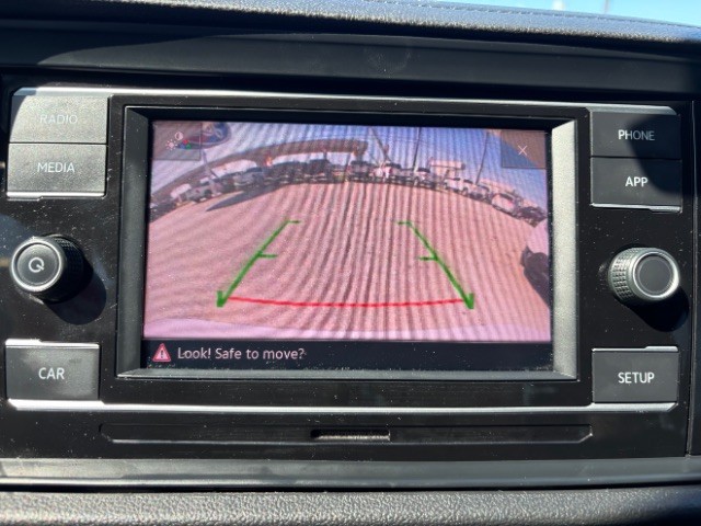 Volkswagen Jetta Vehicle Full-screen Gallery Image 11