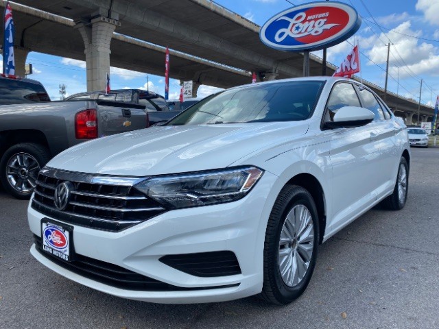 Volkswagen Jetta Vehicle Full-screen Gallery Image 13