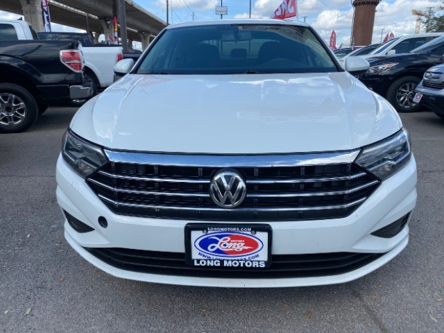 Volkswagen Jetta Vehicle Full-screen Gallery Image 14