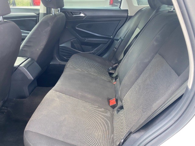 Volkswagen Jetta Vehicle Full-screen Gallery Image 19