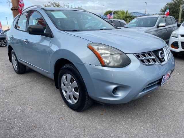 Nissan Rogue Select Vehicle Full-screen Gallery Image 03