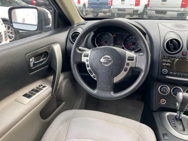 Nissan Rogue Select Vehicle Full-screen Gallery Image 11