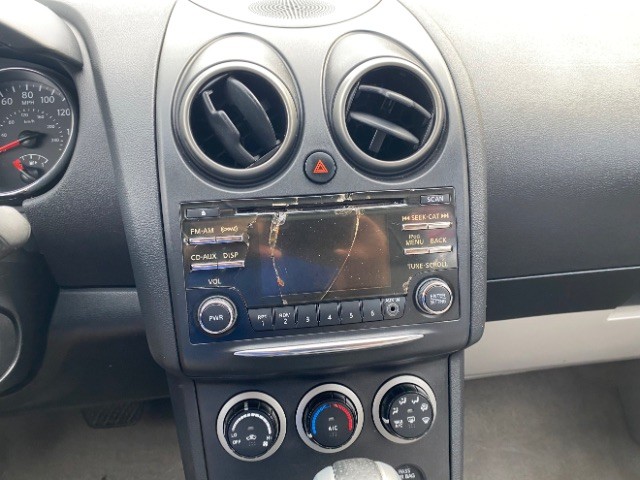 Nissan Rogue Select Vehicle Full-screen Gallery Image 12