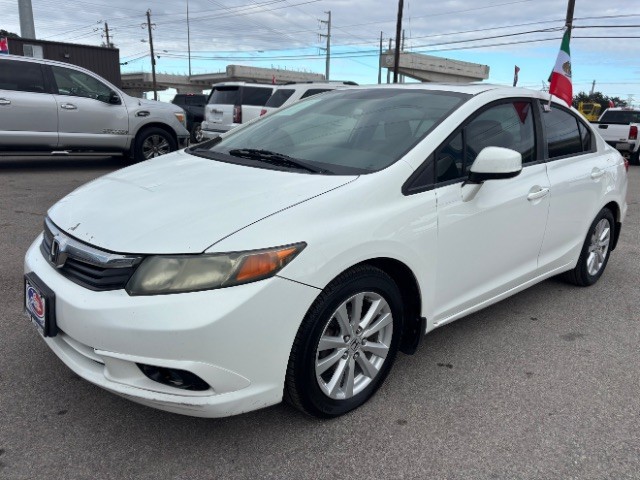 Honda Civic Sedan Vehicle Full-screen Gallery Image 03