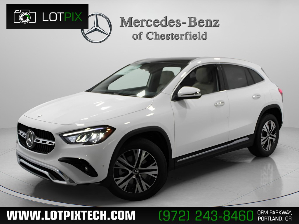 Mercedes-Benz GLA Vehicle Full-screen Gallery Image 01