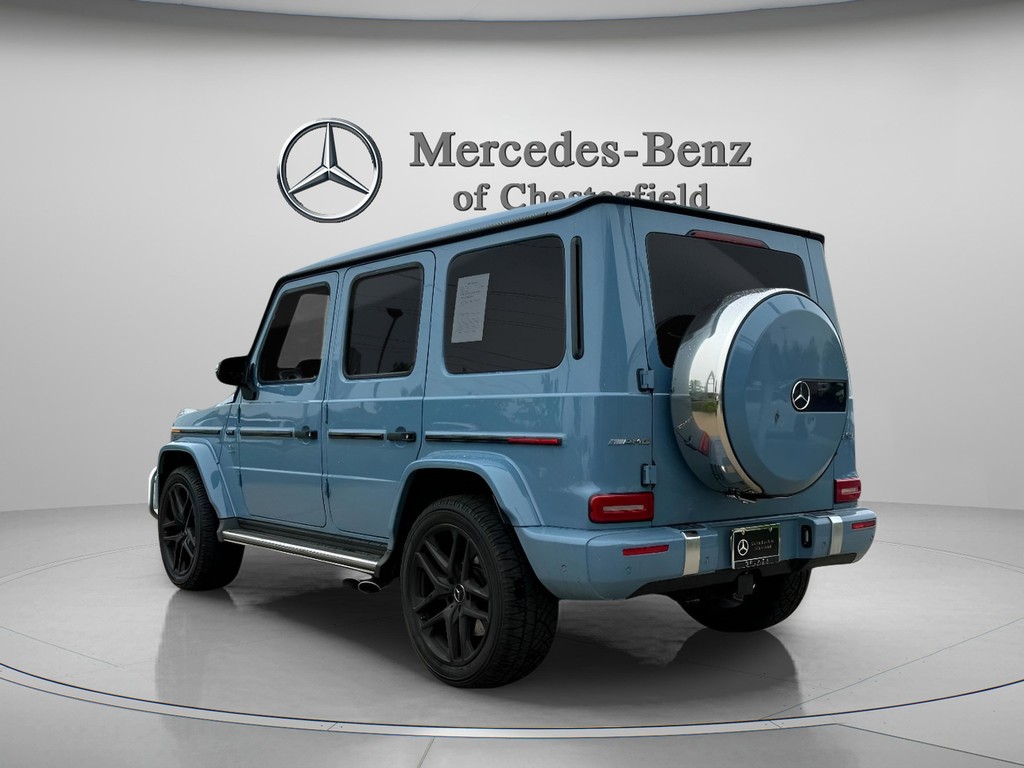 Mercedes-Benz G-Class Vehicle Full-screen Gallery Image 03