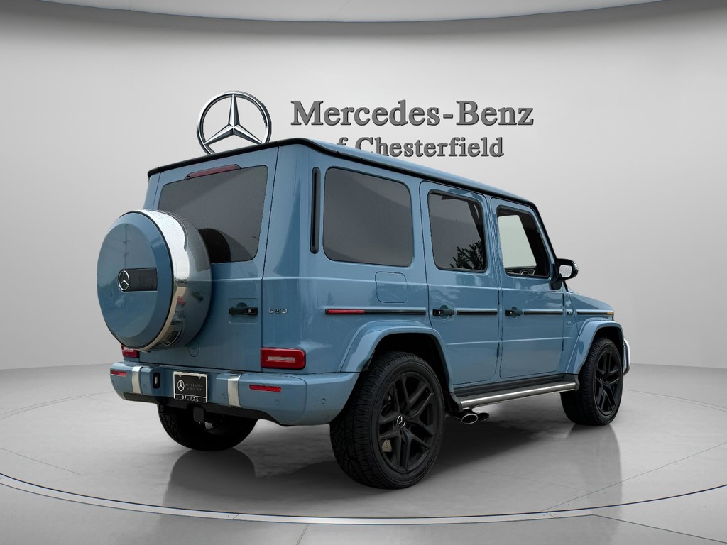 Mercedes-Benz G-Class Vehicle Full-screen Gallery Image 04
