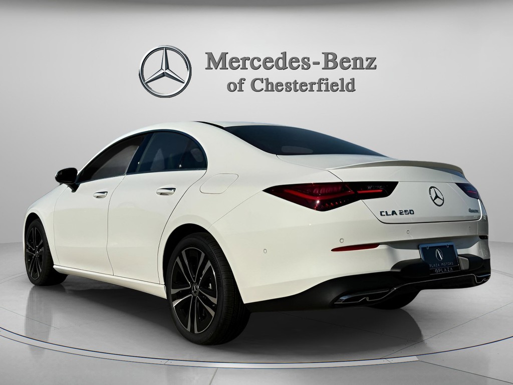 Mercedes-Benz CLA Vehicle Full-screen Gallery Image 03