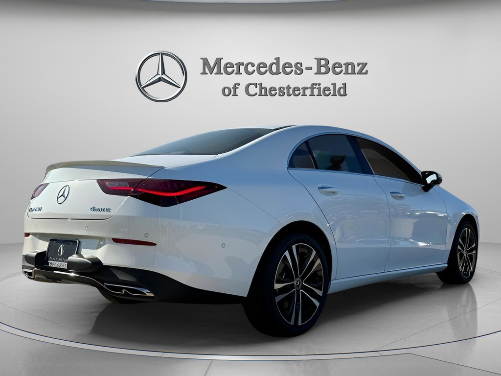 Mercedes-Benz CLA Vehicle Full-screen Gallery Image 04