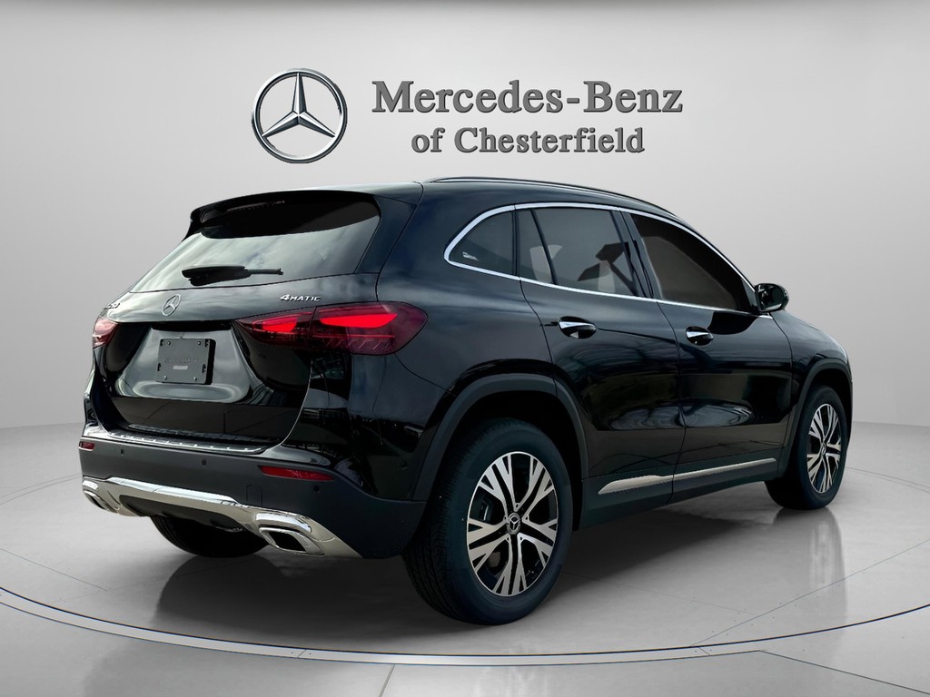 Mercedes-Benz GLA Vehicle Full-screen Gallery Image 04