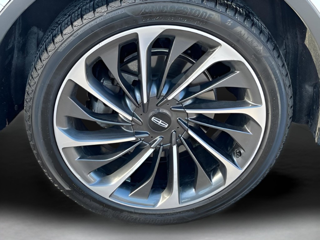 Lincoln Aviator Vehicle Full-screen Gallery Image 05