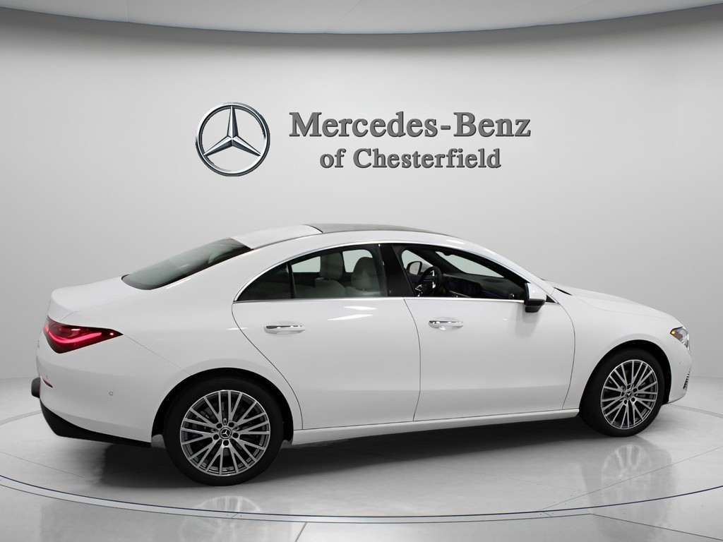 Mercedes-Benz CLA Vehicle Full-screen Gallery Image 04