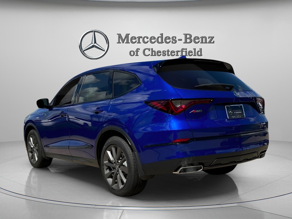 Acura MDX Vehicle Full-screen Gallery Image 03