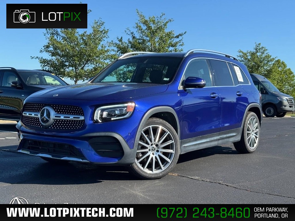 Mercedes-Benz GLB Vehicle Full-screen Gallery Image 01