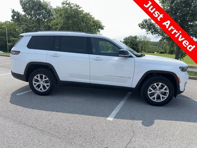 Jeep Grand Cherokee L Vehicle Full-screen Gallery Image 02