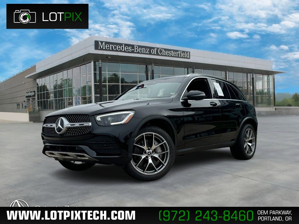 Mercedes-Benz GLC Vehicle Full-screen Gallery Image 01