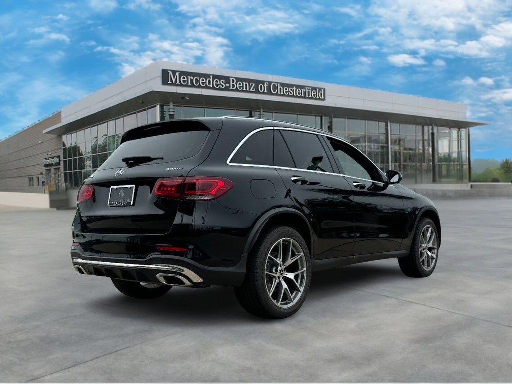 Mercedes-Benz GLC Vehicle Full-screen Gallery Image 04