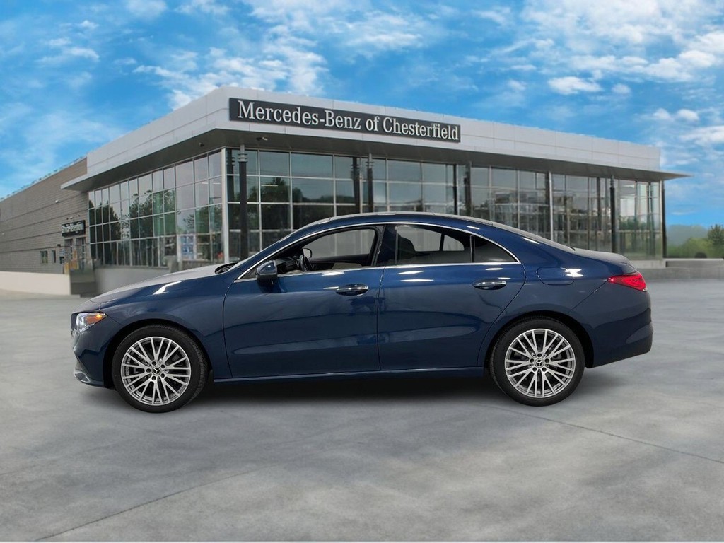 Mercedes-Benz CLA Vehicle Full-screen Gallery Image 02