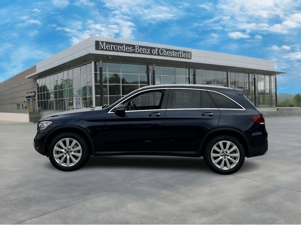 Mercedes-Benz GLC Vehicle Full-screen Gallery Image 02