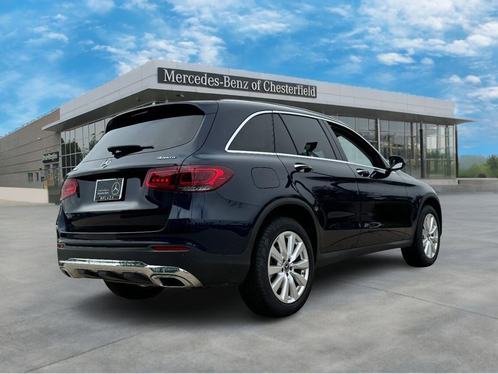 Mercedes-Benz GLC Vehicle Full-screen Gallery Image 04
