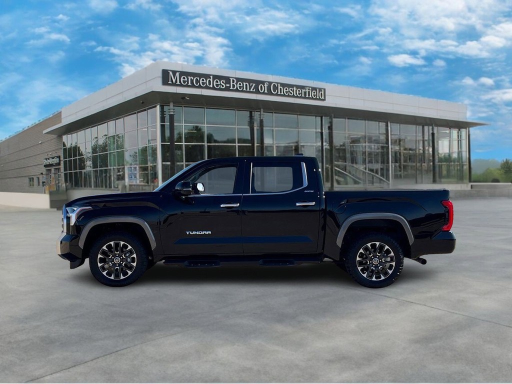 Toyota Tundra 4WD Vehicle Full-screen Gallery Image 02