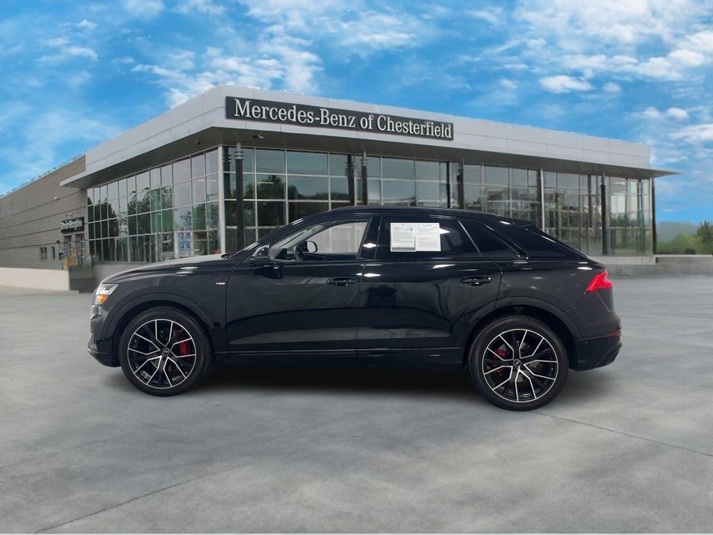 Audi Q8 Vehicle Full-screen Gallery Image 02