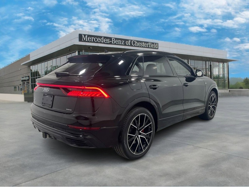 Audi Q8 Vehicle Full-screen Gallery Image 04