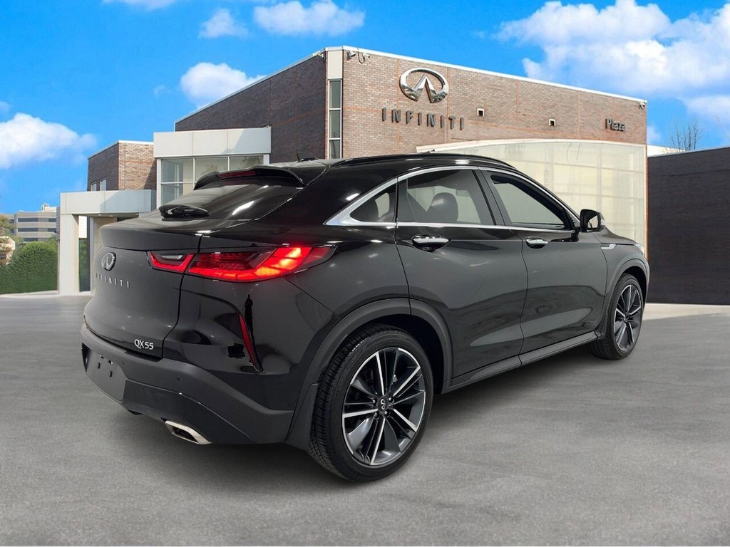 INFINITI QX55 Vehicle Full-screen Gallery Image 04