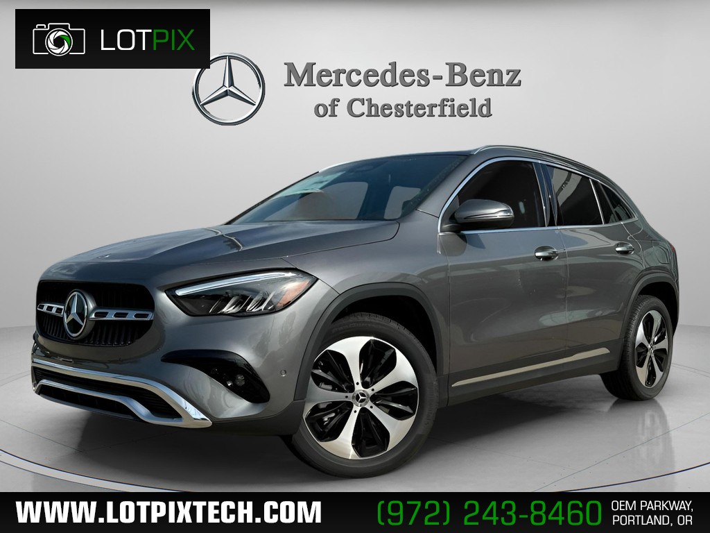 Mercedes-Benz GLA Vehicle Full-screen Gallery Image 01
