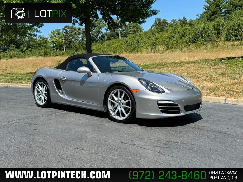 Mercedes-Benz GLB Vehicle Full-screen Gallery Image 01